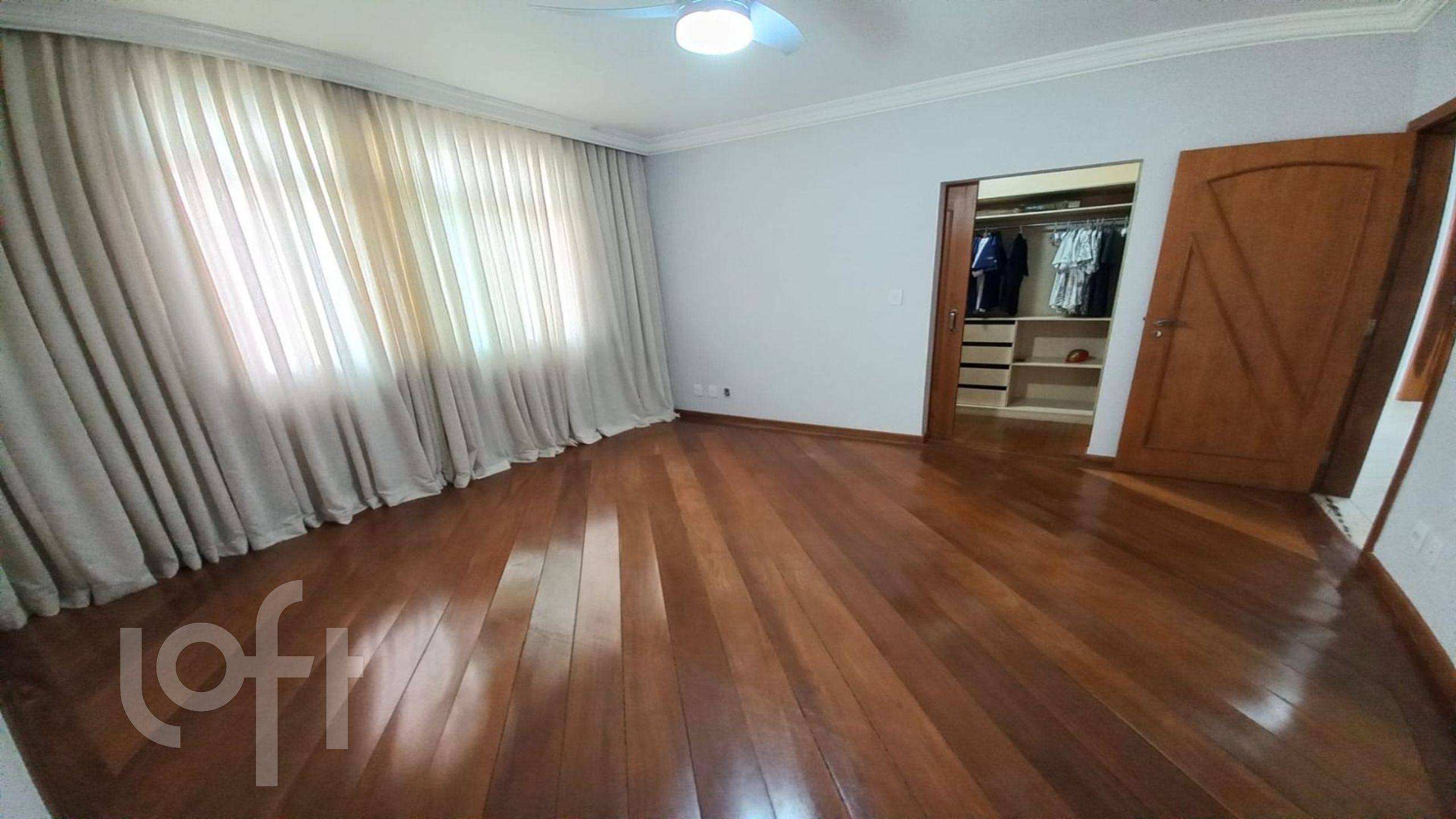 Casa à venda com 4 quartos, 250m² - Foto 11