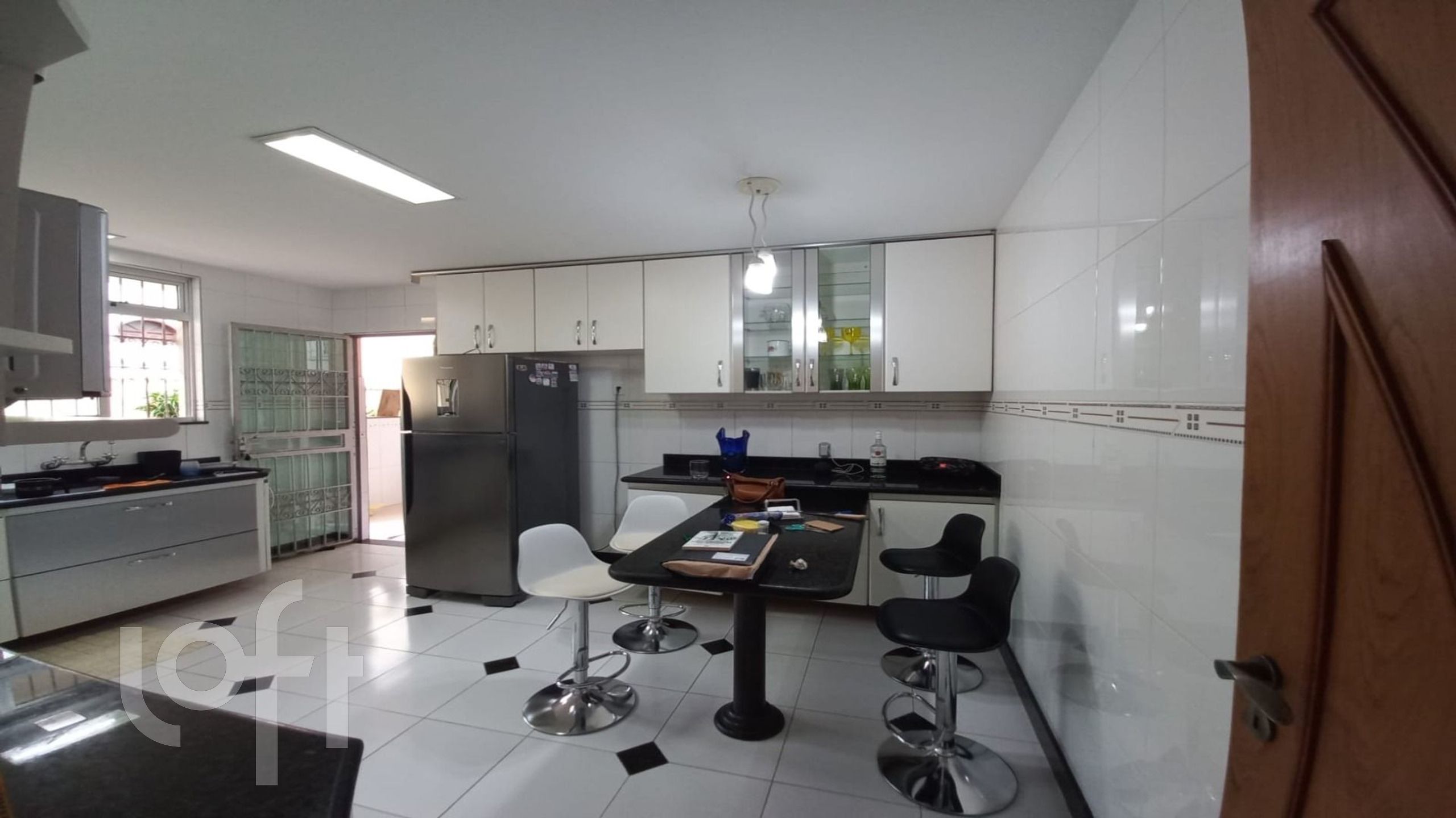 Casa à venda com 4 quartos, 250m² - Foto 6