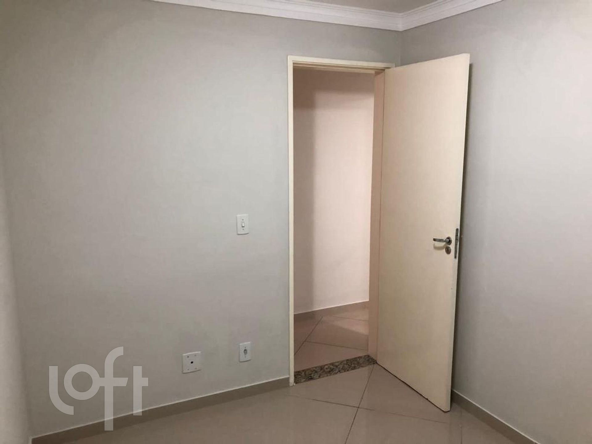 Apartamento à venda com 2 quartos, 44m² - Foto 2