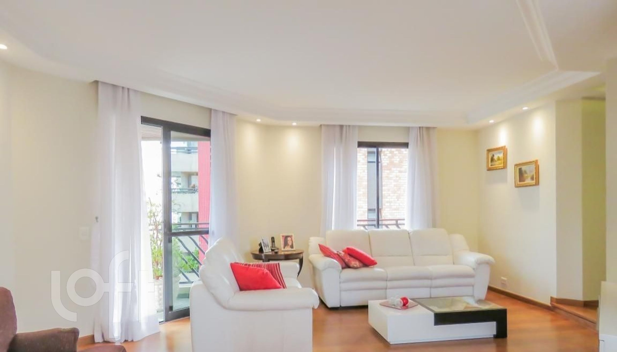 Apartamento à venda com 4 quartos, 206m² - Foto 1