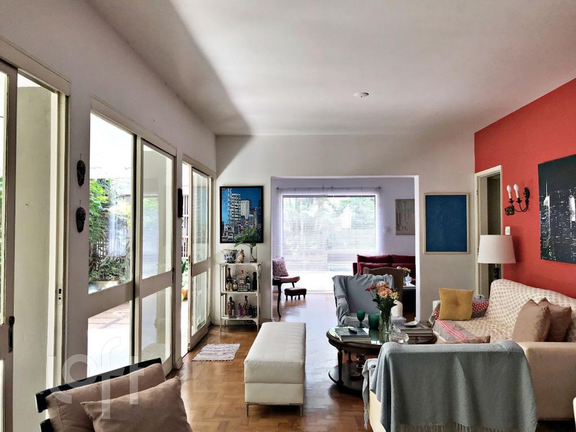 Casa à venda com 4 quartos, 311m² - Foto 1