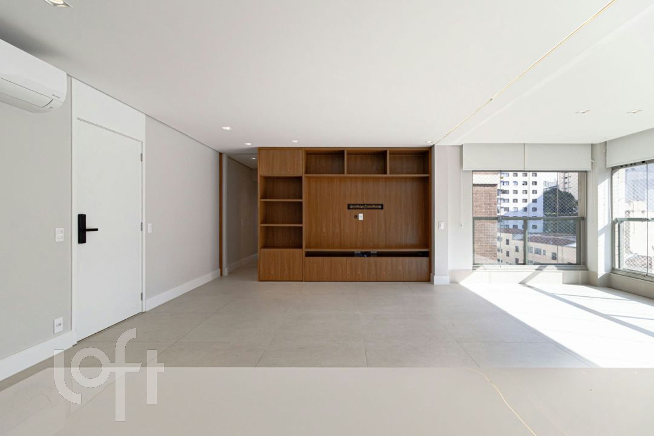 Apartamento à venda com 4 quartos, 158m² - Foto 2