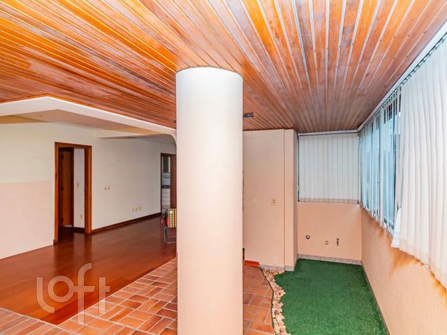 Apartamento com 103m², 2 dormitórios, 1 suíte, 1 vaga, Rio Branco em Porto Alegre