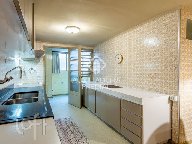 Apartamento com 119m², 3 dormitórios, 1 suíte, 1 vaga, Petrópolis em Porto Alegre