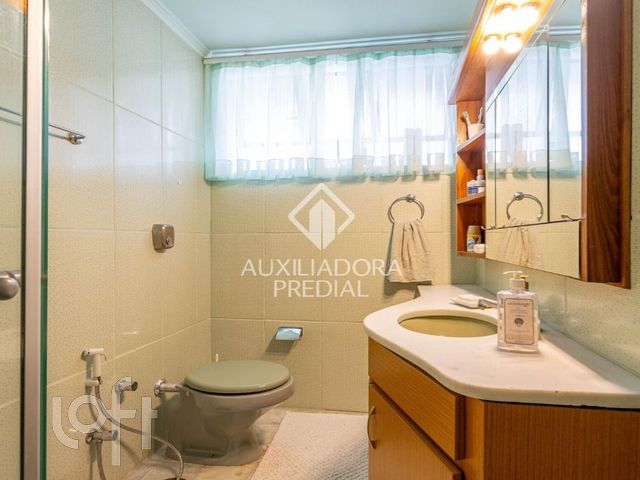 Apartamento com 119m², 3 dormitórios, 1 suíte, 1 vaga, Petrópolis em Porto Alegre