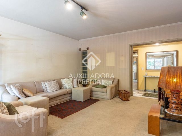 Apartamento com 119m², 3 dormitórios, 1 suíte, 1 vaga, Petrópolis em Porto Alegre