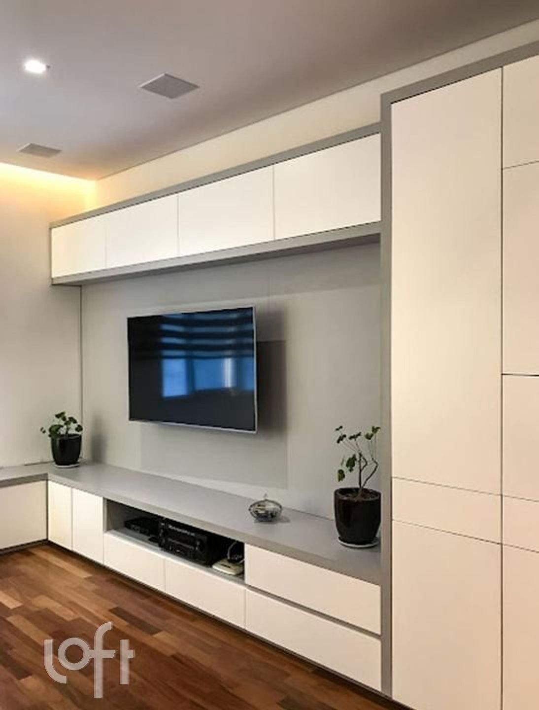 Apartamento à venda com 3 quartos, 131m² - Foto 2