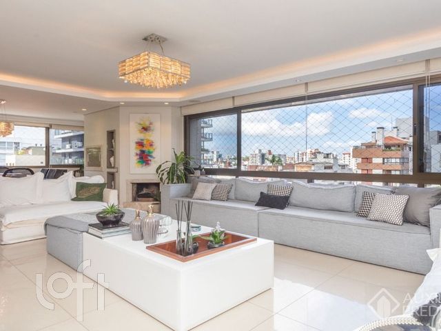 Apartamento com 150m², 3 dormitórios, 2 suítes, 2 vagas, Petrópolis em Porto Alegre