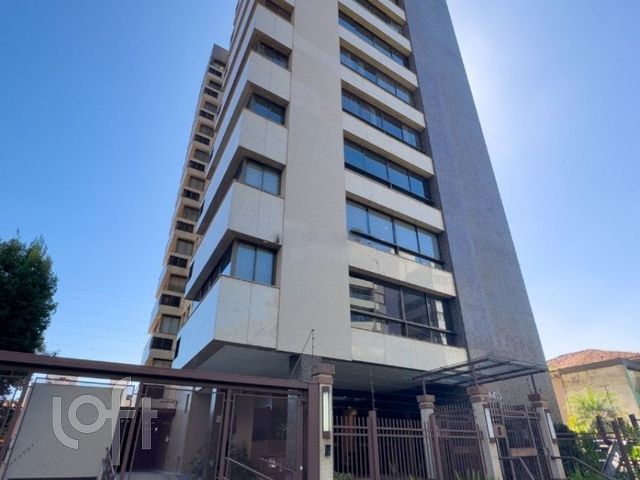 Apartamento com 150m², 3 dormitórios, 3 suítes, 2 vagas, Petrópolis em Porto Alegre