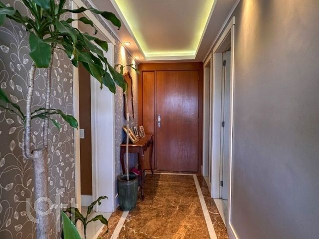 Apartamento com 150m², 3 dormitórios, 3 suítes, 2 vagas, Petrópolis em Porto Alegre