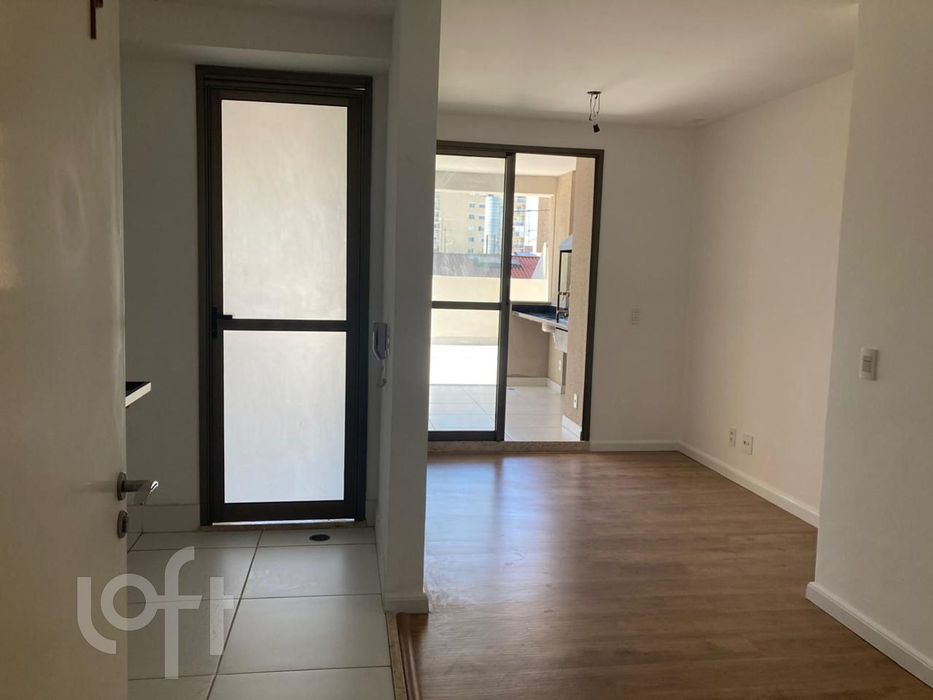 Apartamento à venda com 3 quartos, 141m² - Foto 2