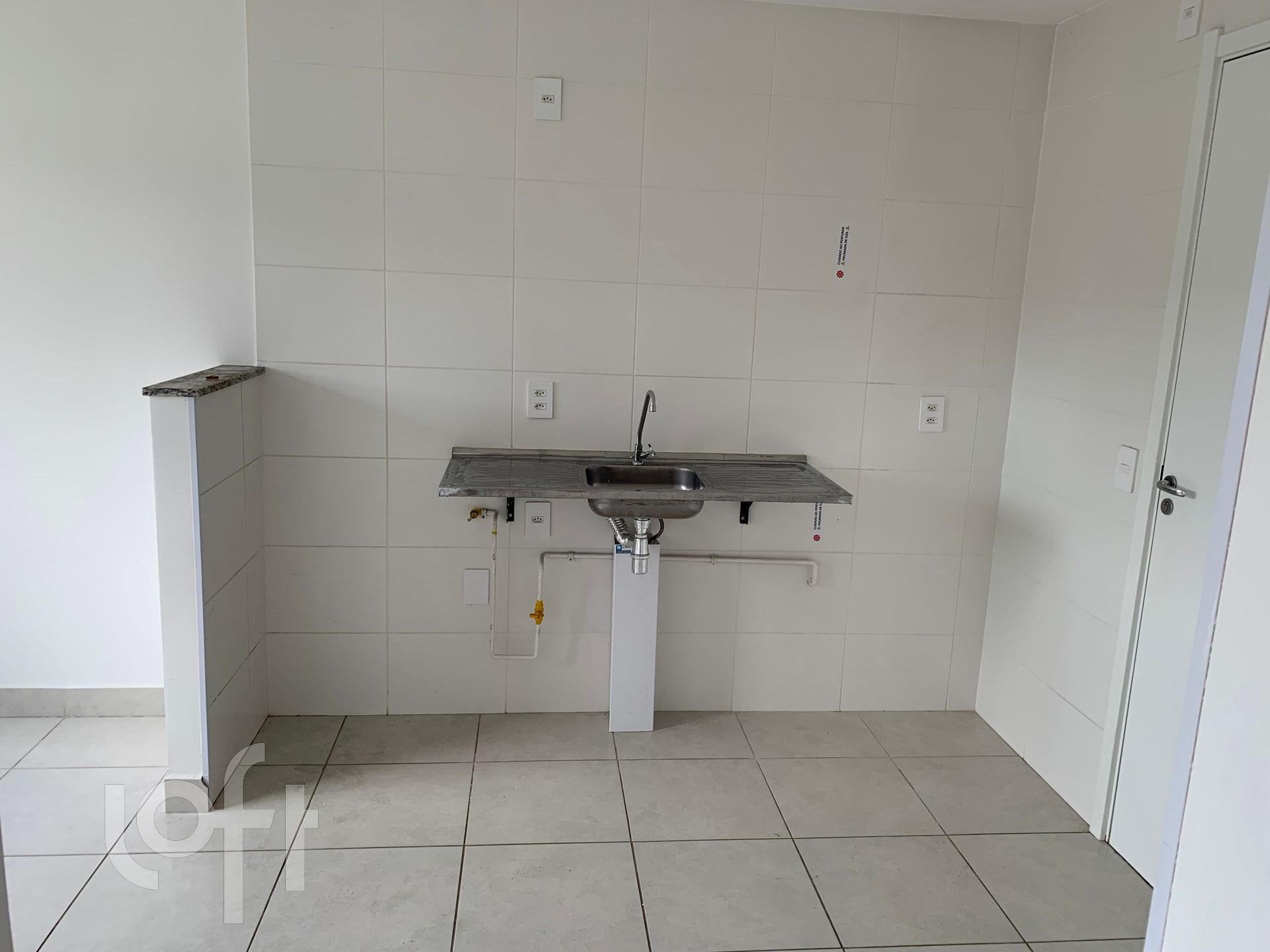 Apartamento à venda com 2 quartos, 32m² - Foto 4