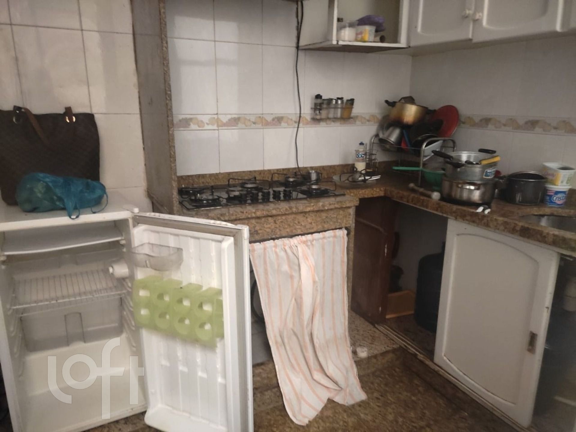 Apartamento à venda com 2 quartos, 70m² - Foto 47