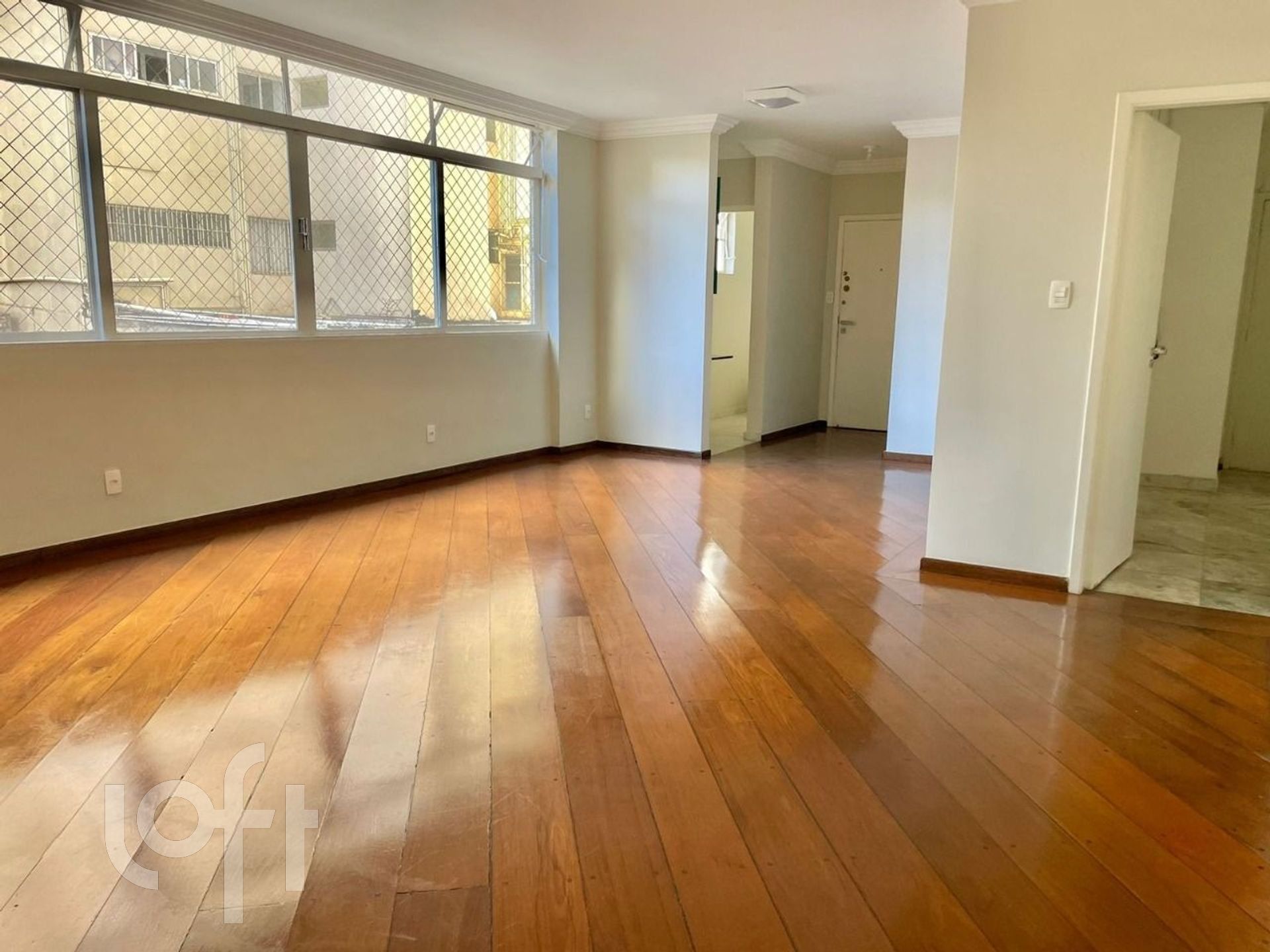 Apartamento à venda com 3 quartos, 160m² - Foto 1