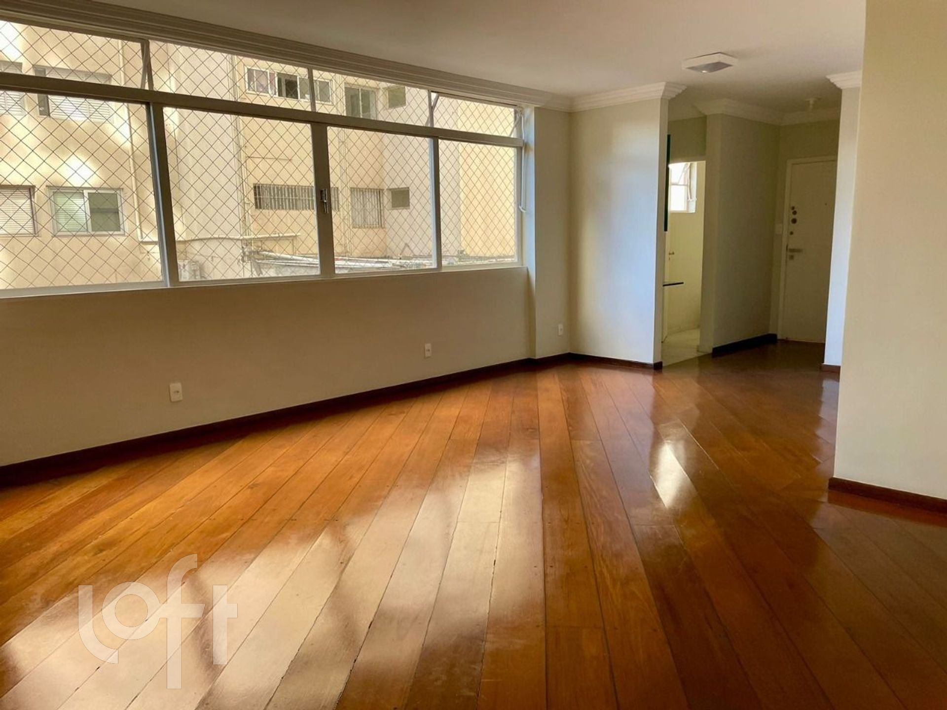 Apartamento à venda com 3 quartos, 160m² - Foto 2