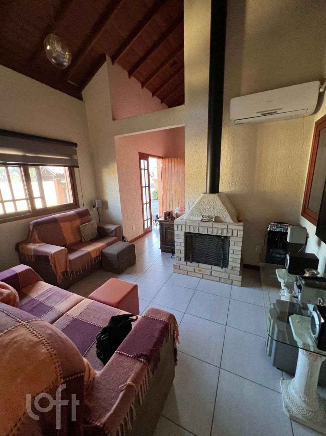 Casa Residencial com 160m², 4 quartos, 2 garagens, no bairro Pinheira em Palhoça