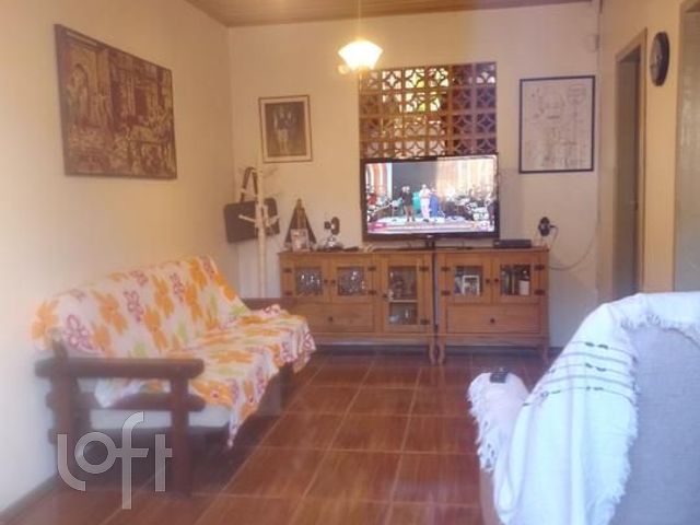 Casa com 435m², 2 dormitórios, 1 vaga, Chácara das Pedras em Porto Alegre