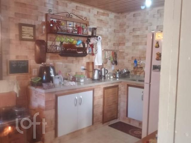 Casa com 435m², 2 dormitórios, 1 vaga, Chácara das Pedras em Porto Alegre