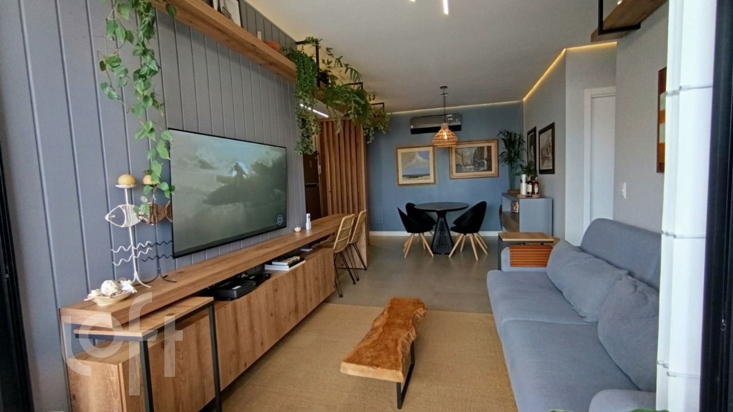 Apartamento à venda em Canasvieiras com 71 m², 2 quartos, 1 suíte, 1 vaga