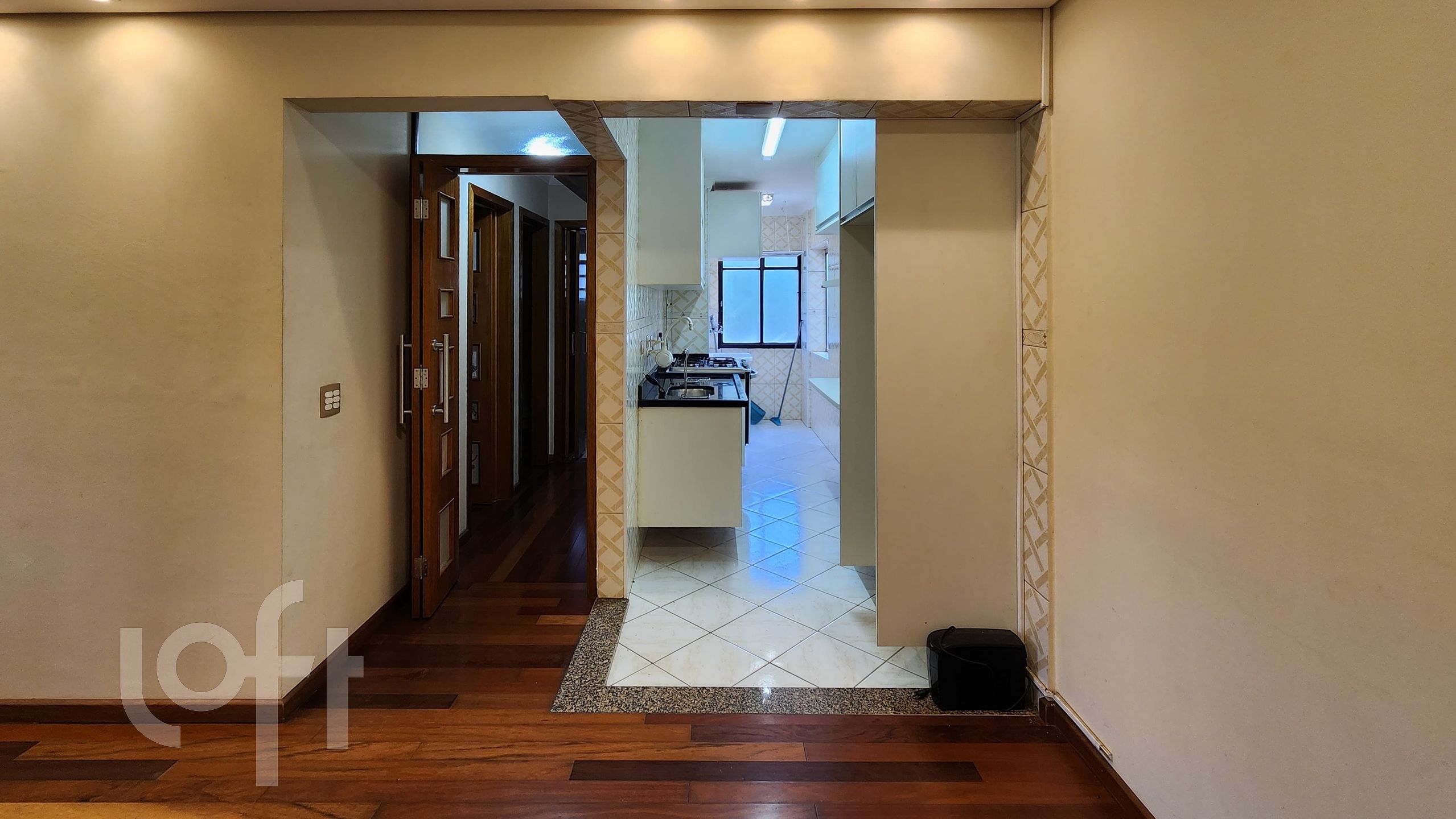 Apartamento à venda com 2 quartos, 61m² - Foto 4