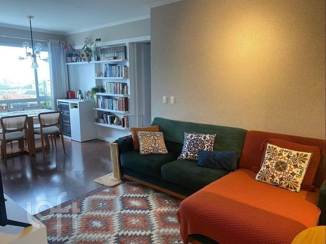 Apartamento com 61m², 2 dormitórios, 1 suíte, 1 vaga, Rio Branco em Porto Alegre