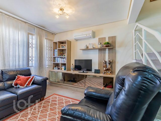 Casa em Condomínio com 177m², 3 dormitórios, 1 suíte, 2 vagas, Higienópolis em Porto Alegre