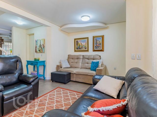 Casa em Condomínio com 177m², 3 dormitórios, 1 suíte, 2 vagas, Higienópolis em Porto Alegre