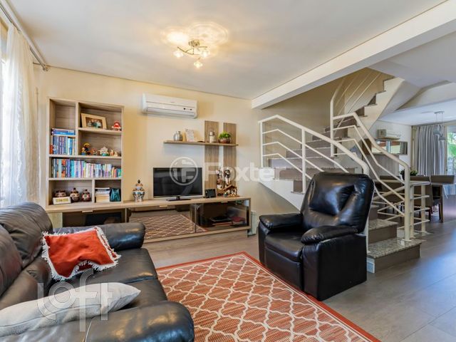 Casa em Condomínio com 177m², 3 dormitórios, 1 suíte, 2 vagas, Higienópolis em Porto Alegre