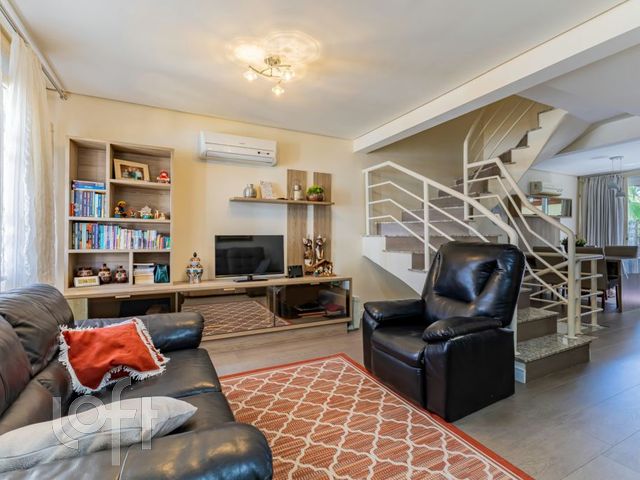 Casa em Condomínio com 177m², 3 dormitórios, 1 suíte, 2 vagas, Higienópolis em Porto Alegre