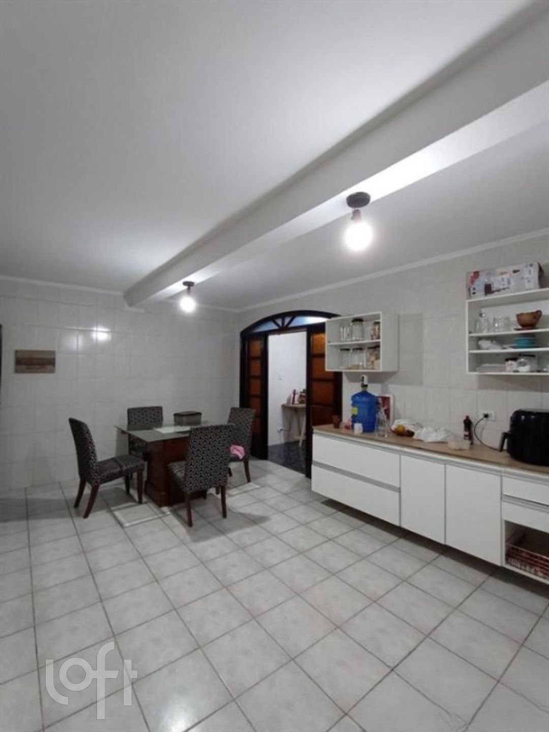 Casa à venda com 3 quartos, 220m² - Foto 2