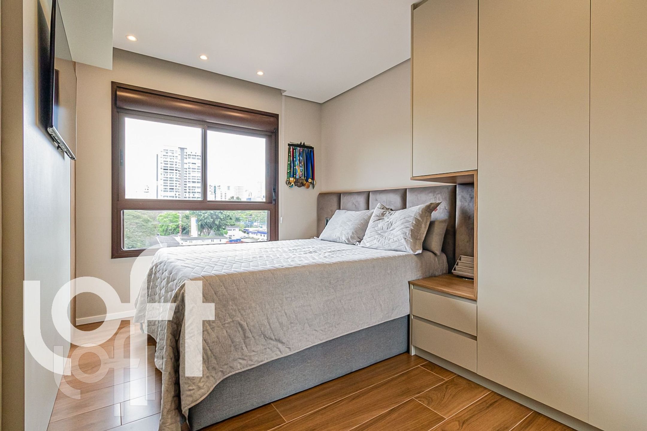 Apartamento à venda com 2 quartos, 75m² - Foto 3