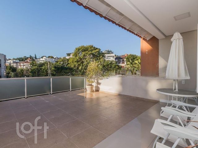 Casa com 414m², 4 dormitórios, 4 suítes, 6 vagas, Chácara das Pedras em Porto Alegre