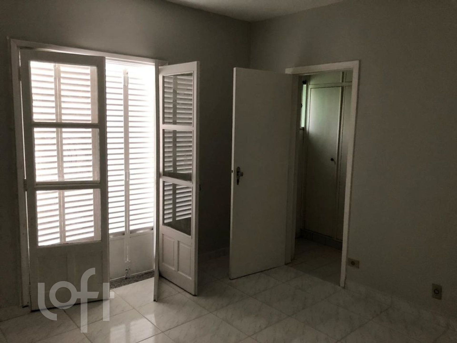 Casa à venda com 3 quartos, 200m² - Foto 1