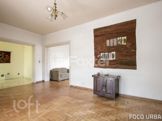 Casa com 205m², 3 dormitórios, 1 suíte, 2 vagas, Chácara das Pedras em Porto Alegre