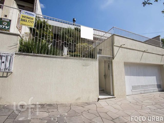 Casa com 205m², 3 dormitórios, 1 suíte, 2 vagas, Chácara das Pedras em Porto Alegre