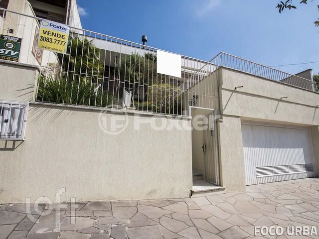 Casa com 205m², 3 dormitórios, 1 suíte, 2 vagas, Chácara das Pedras em Porto Alegre