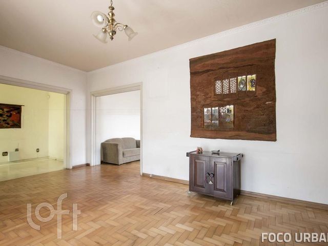 Casa com 205m², 3 dormitórios, 1 suíte, 2 vagas, Chácara das Pedras em Porto Alegre