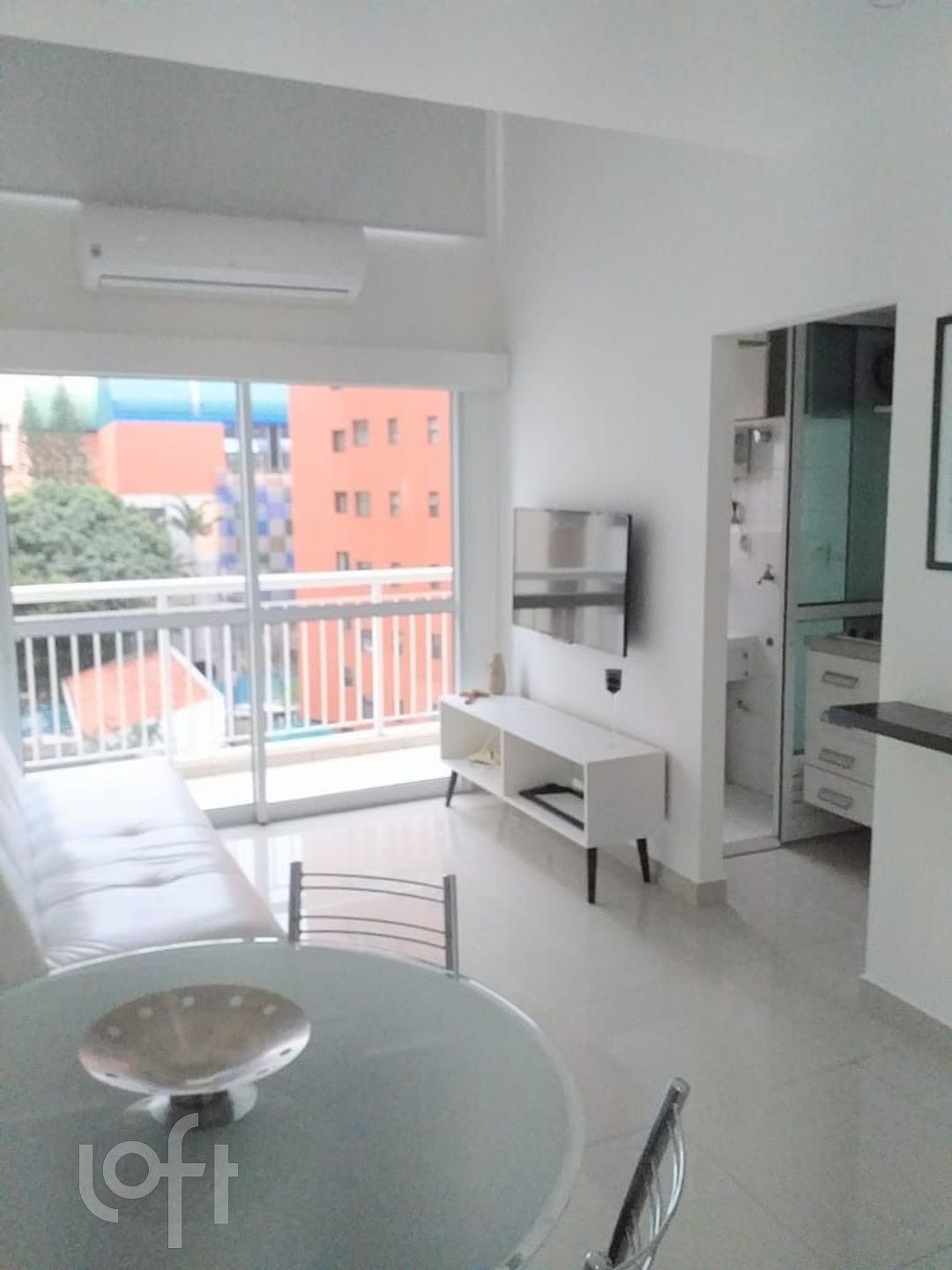 Apartamento à venda com 1 quarto, 50m² - Foto 2