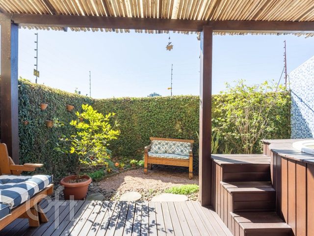 Casa com 159m², 3 dormitórios, 1 suíte, 2 vagas, Chácara das Pedras em Porto Alegre