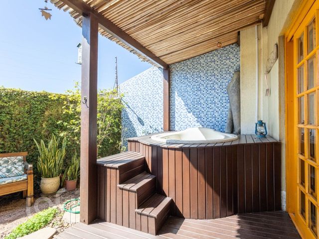 Casa com 159m², 3 dormitórios, 1 suíte, 2 vagas, Chácara das Pedras em Porto Alegre