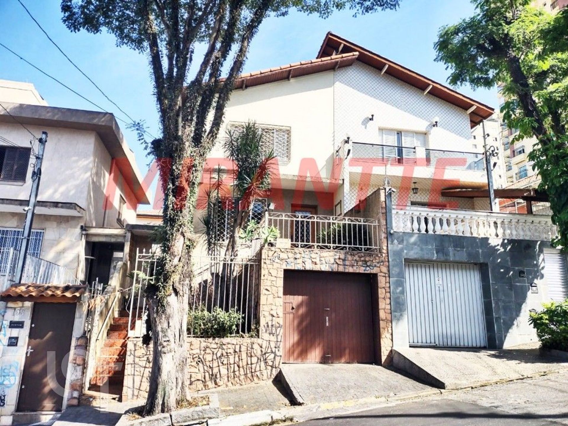 Casa à venda com 3 quartos, 120m² - Foto 1