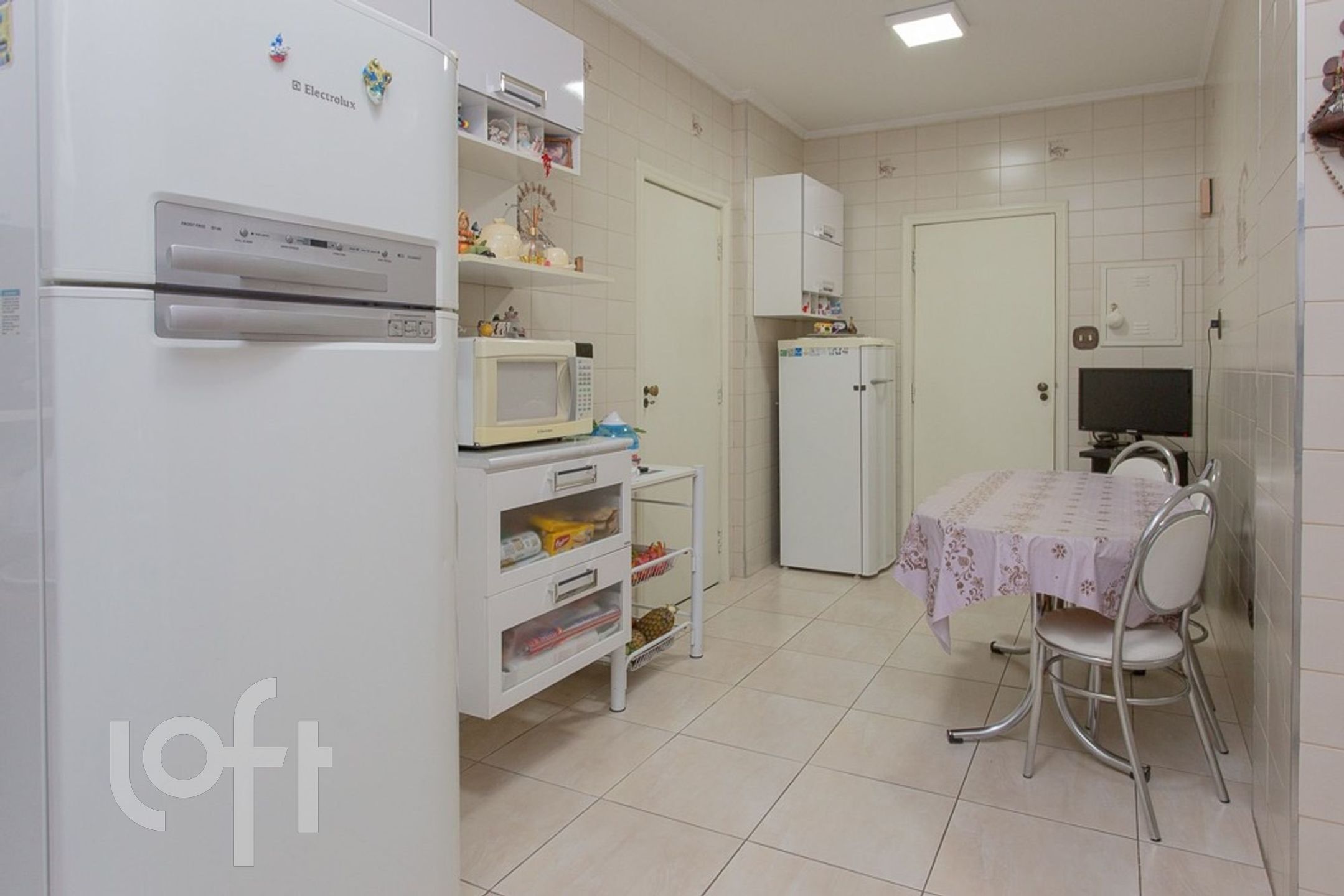 Apartamento à venda com 3 quartos, 238m² - Foto 6