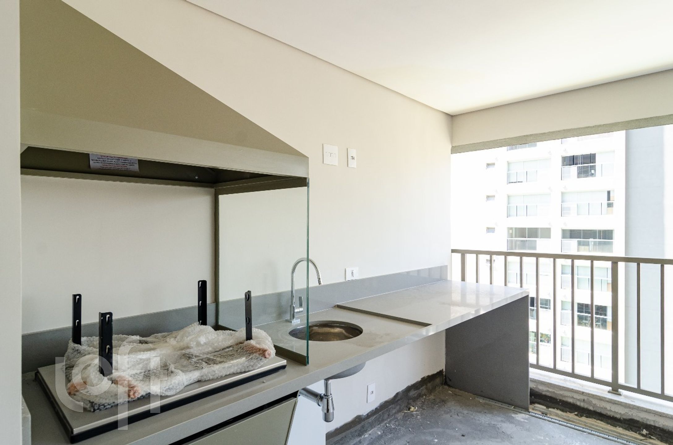 Apartamento à venda com 3 quartos, 158m² - Foto 3