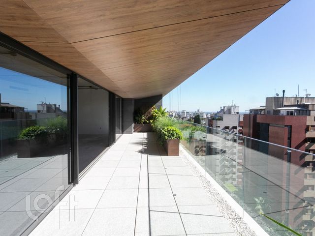 Apartamento com 232m², 3 dormitórios, 3 suítes, 3 vagas, Bela Vista em Porto Alegre