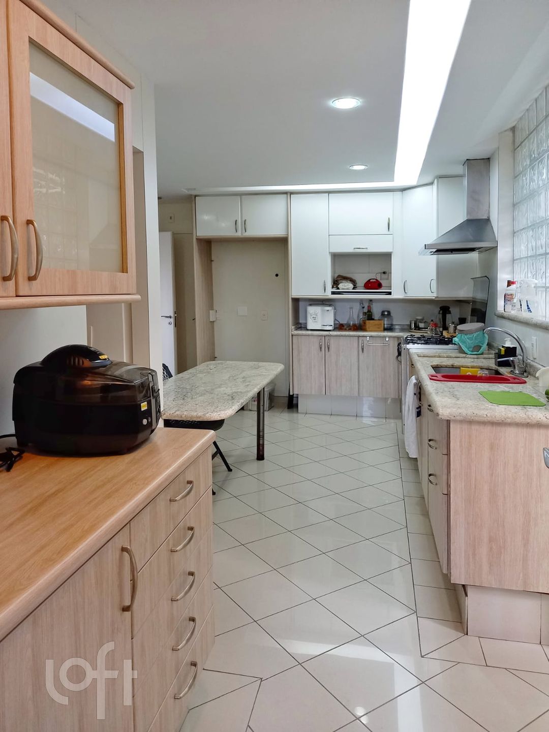 Apartamento à venda com 3 quartos, 183m² - Foto 13