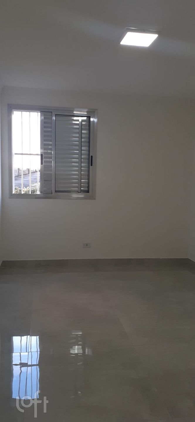 Apartamento à venda com 2 quartos, 75m² - Foto 2