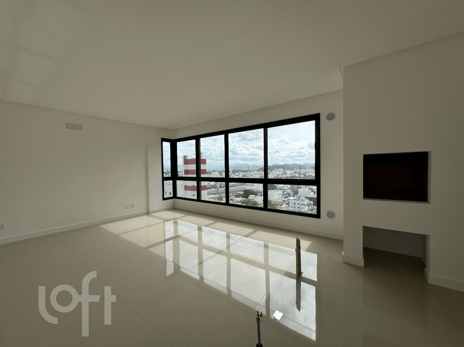 Apartamentos com 106m², 3 quartos, 3 suítes, 2 garagens, no bairro Centro em Balneário Camboriú