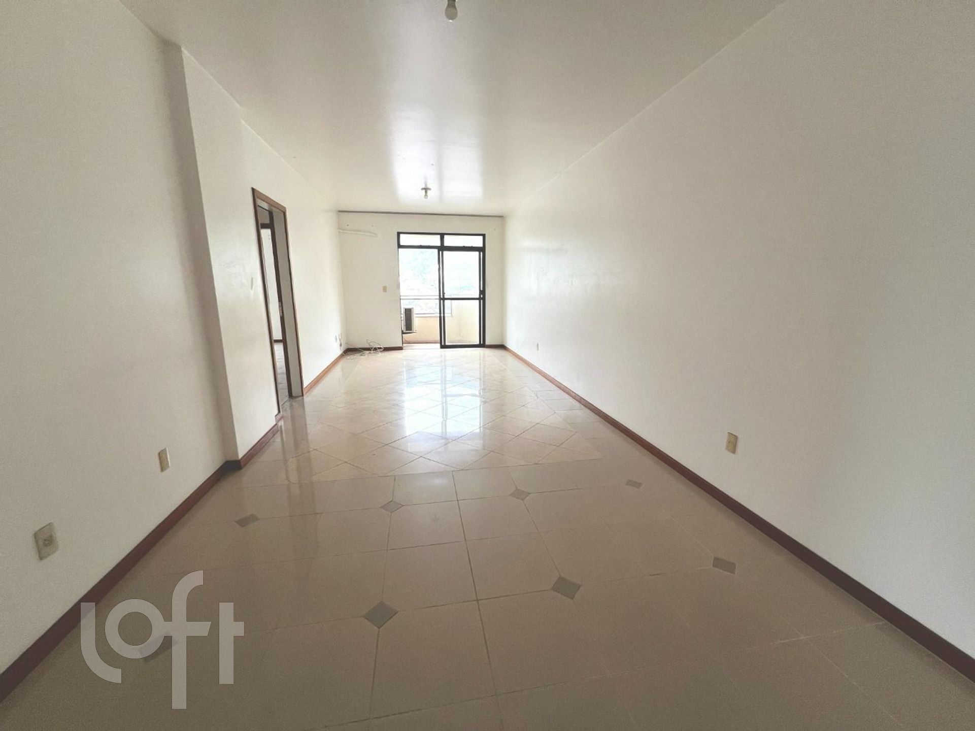 Apartamento à venda em Centro com 102 m², 2 quartos, 1 suíte, 1 vaga
