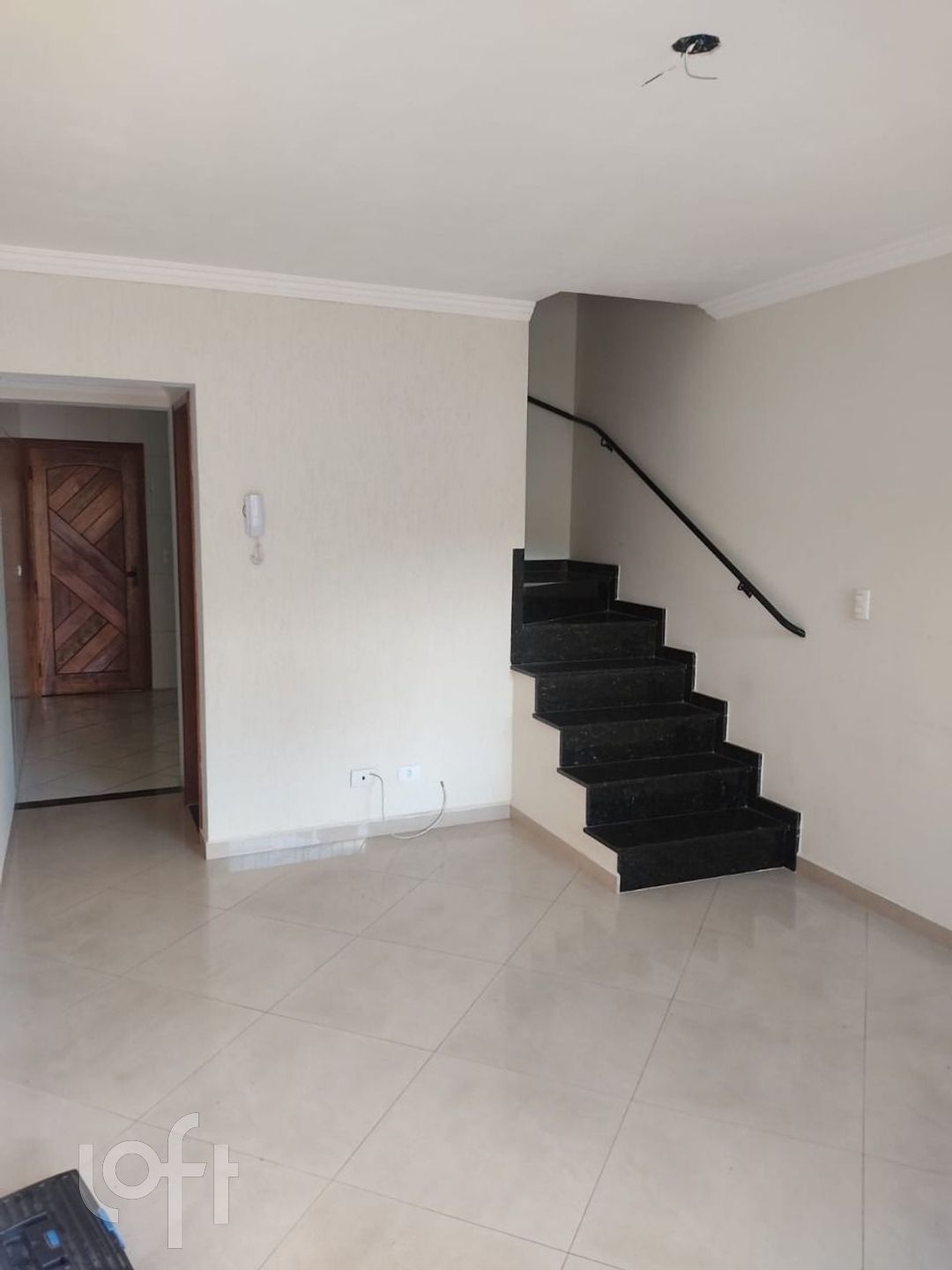 Casa à venda com 3 quartos, 75m² - Foto 2