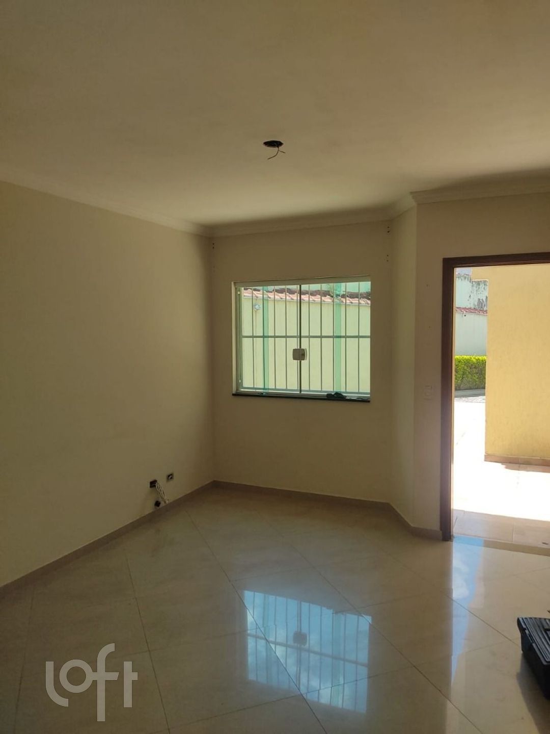 Casa à venda com 3 quartos, 75m² - Foto 1